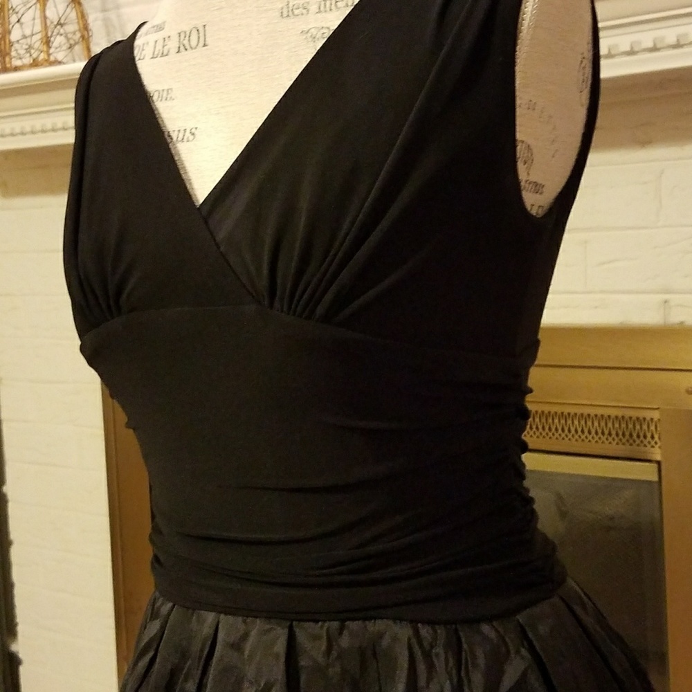 π€β¨ Camille La Vie Black Embellished Evening Dress 4P 4 Petite Stunner β¨π€ - Picture 4 of 6